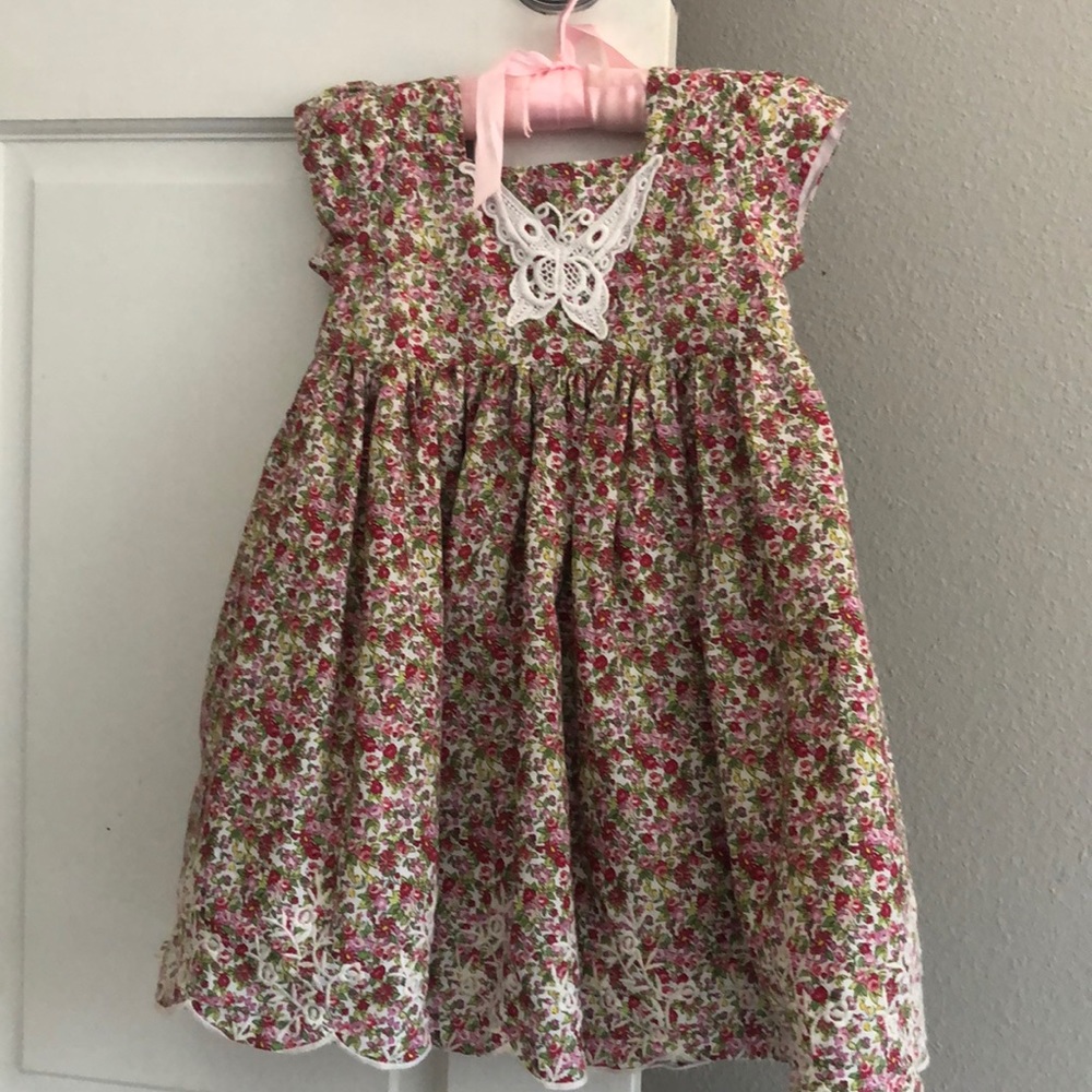 Love shack fancy like floral, embroidered dress!